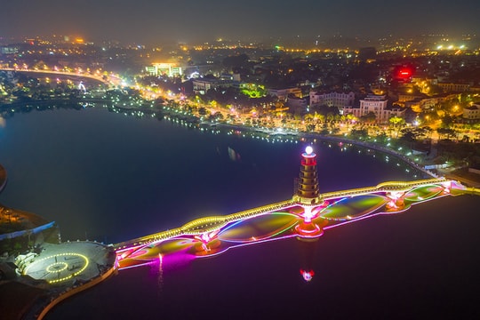 Sốt vé, hết phòng khách sạn, du lịch Phú Thọ 'bội thu' trước thềm trận chung kết Việt Nam - Thái Lan