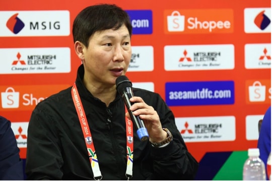 Huấn luyện viên Kim Sang Sik: 'Đội tuyển Việt Nam không còn sợ Thái Lan'