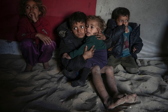 Israel không kích giết chết cảnh sát trưởng và 67 người khác ở Gaza