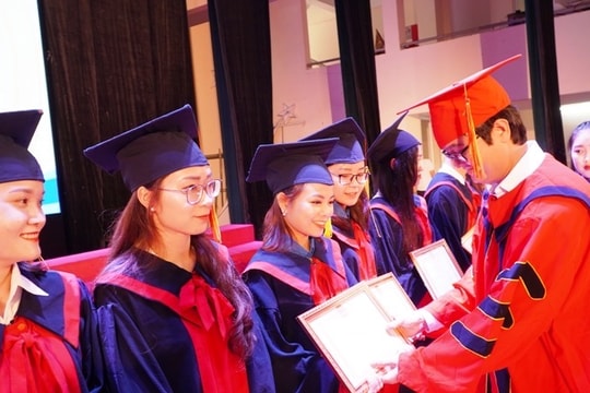 Sinh viên xuất sắc sau tuyển dụng được xem xét quy hoạch chức danh lãnh đạo, quản lý