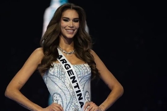 Hoa hậu Argentina bị tước danh hiệu