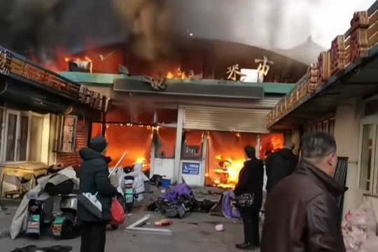 Cháy chợ ở Trung Quốc khiến 23 người thương vong