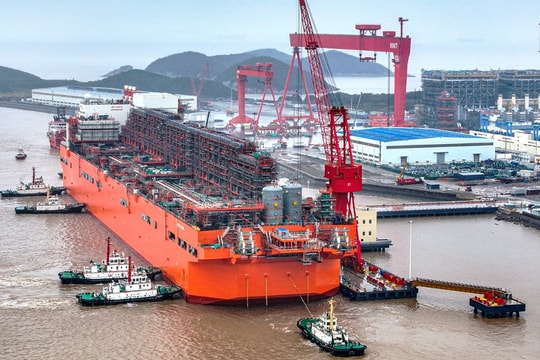 Trung Quốc dẫn đầu thế giới về năng lượng gió ngoài khơi, thăm dò dầu khí và vận tải biển