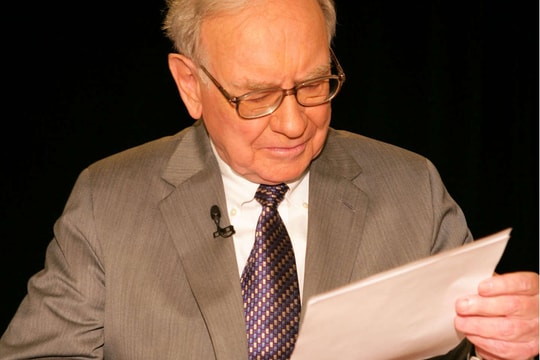 Tỷ phú Warren Buffett bán tháo cổ phiếu, tích lũy 300 tỷ USD và cập nhật kế hoạch sau khi qua đời