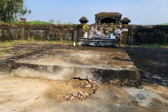 Lăng mộ chúa Nguyễn Phúc Khoát ở Huế bị đào trộm