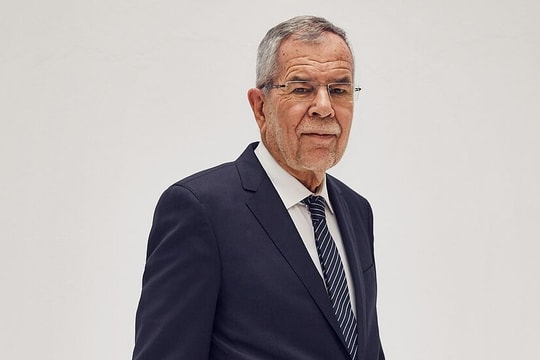 Bế tắc chính trị, đảng cực hữu Áo đứng lên thành lập chính phủ