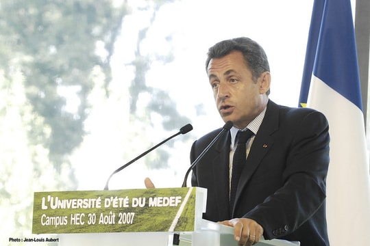 Cựu Tổng thống Pháp Sarkozy ra tòa vì cáo buộc nhận tài trợ từ chế độ Gadhafi