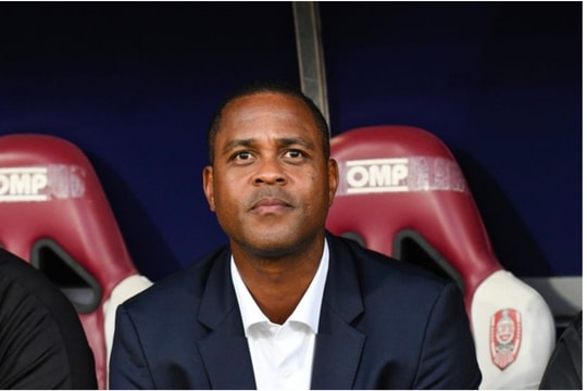 Huyền thoại Hà Lan Patrick Kluivert làm HLV trưởng tuyển Indonesia