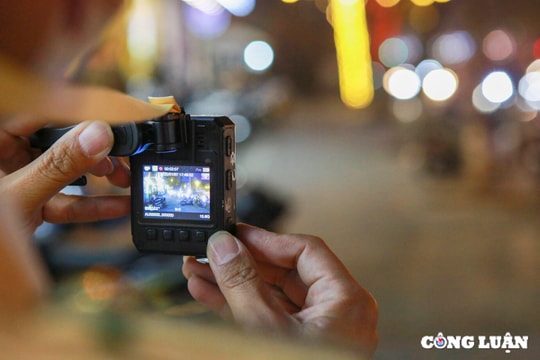 Hà Nội: Hàng loạt trường hợp đi xe máy lên vỉa hè đã bị xử phạt tới 5 triệu đồng