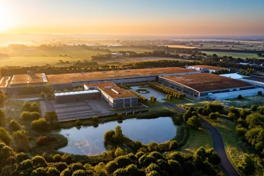 Rolls-Royce mở rộng sản xuất để đáp ứng nhu cầu xe đặt riêng