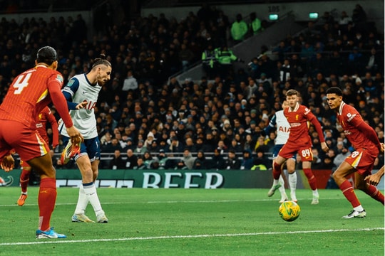 Liverpool thua Tottenham ở bán kết Cúp Liên đoàn Anh 2024/25
