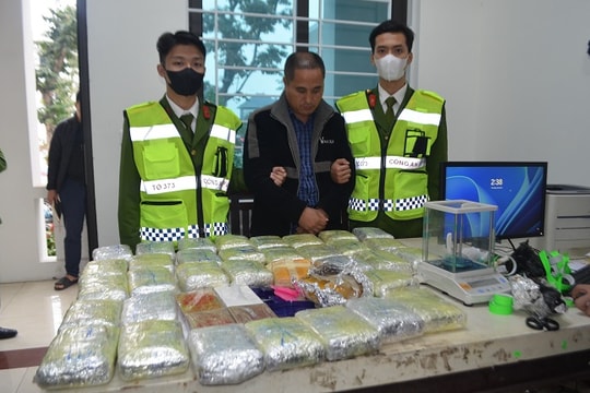 Chủ tịch UBND xã ở Nghệ An cầm đầu vụ buôn lô ma túy 'khủng'