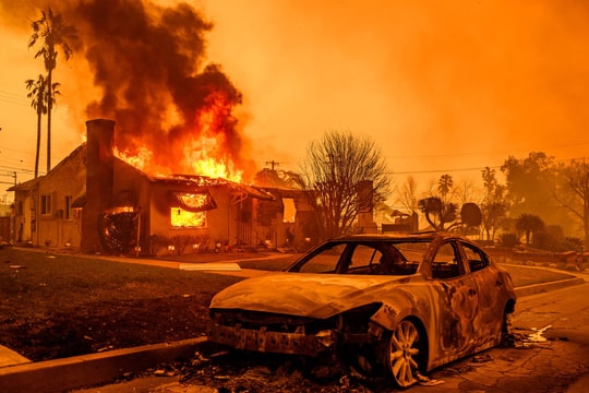 Cháy rừng Los Angeles phơi bày giá nhà tăng cao ở Mỹ