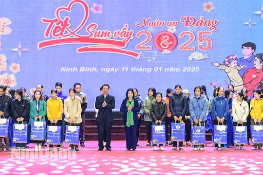 "Tết sum vầy - Xuân ơn Đảng" chăm lo cho đoàn viên, người lao động tại Ninh Bình