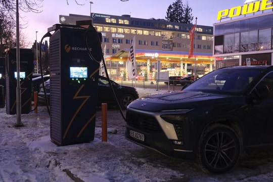 Na Uy trở thành quốc gia tiên phong về xe điện như thế nào?