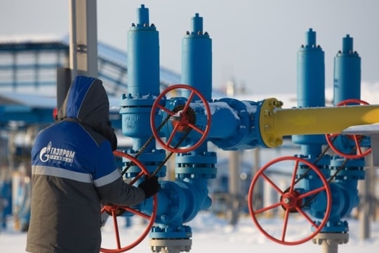 Hoa Kỳ áp đặt lệnh trừng phạt rộng rãi đối với ngành dầu mỏ của Nga