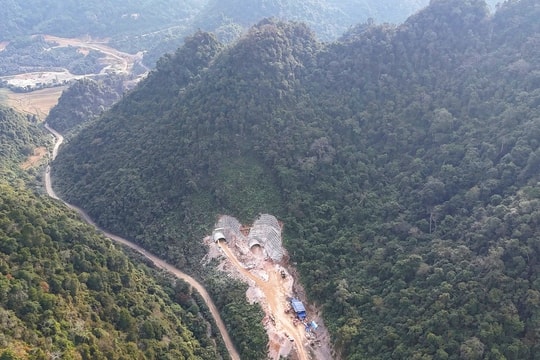 Thi công cao tốc Đồng Đăng - Trà Lĩnh xuyên Tết Ất Tỵ 2025