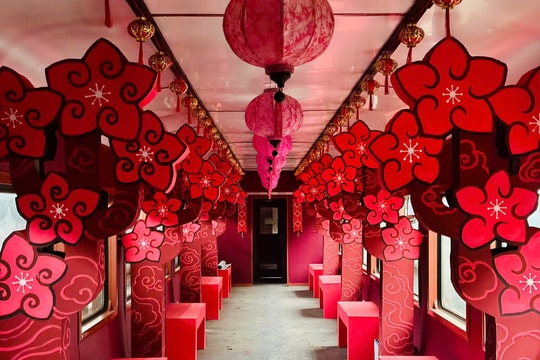 Ngành đường sắt chạy 2 đoàn tàu đặc biệt trong đêm giao thừa Tết Ất Tỵ 2025