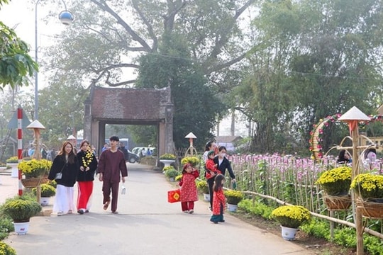 Tết làng Việt 2025 ở làng cổ Đường Lâm