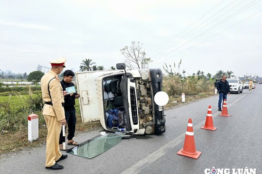 Quảng Ninh: Tài xế thoát nạn nhờ đeo dây an toàn