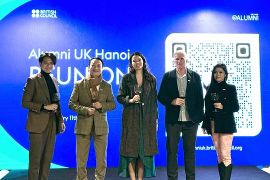 Hội ngộ cựu sinh viên Vương quốc Anh tại Hà Nội 2024 - 2025: Giao thoa văn hóa Anh - Việt trong không khí Tết đến Xuân về