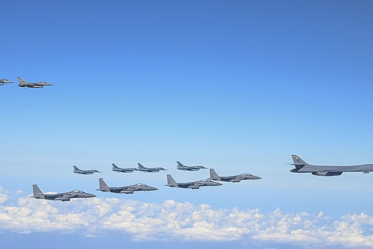 Hàn Quốc, Mỹ và Nhật Bản tập trận chung sau vụ phóng tên lửa của Triều Tiên