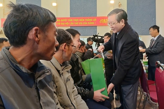 Trung ương Hội Nông dân Việt Nam trao hàng nghìn suất quà trong chương trình “Xuân gắn kết – Tết Nông dân”