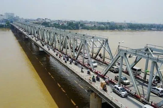 Từ 20/1, xe ô tô chở học sinh được lưu thông qua cầu Chương Dương