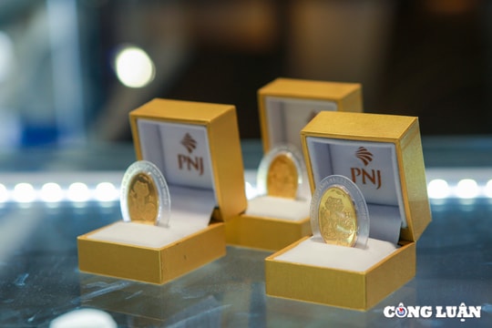 Giá vàng hôm nay tăng lên 138 triệu đồng/lượng