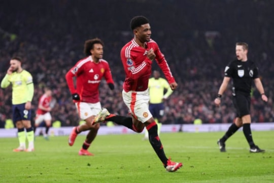 Diallo lập hat-trick, Man Utd ngược dòng đánh bại Southampton