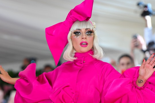 Lady Gaga, Billie Eilish và loạt sao lớn chung tay vì cháy rừng ở Los Angeles