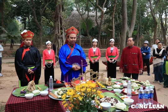 Người Mường (Hoà Bình) dựng cây nêu đón Tết Nguyên đán 2025 như thế nào?