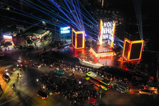 Hà Nội bố trí 13 điểm trông giữ xe để người dân đi xem trình diễn drone ánh sáng