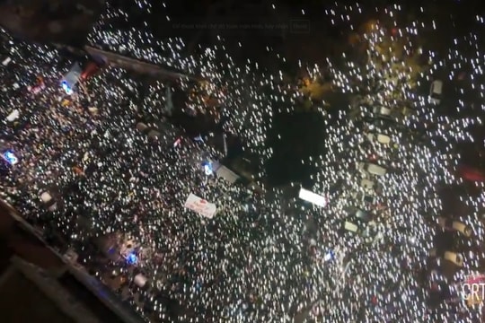 Biểu tình sinh viên chống chính quyền tiếp tục diễn ra rầm rộ ở Serbia