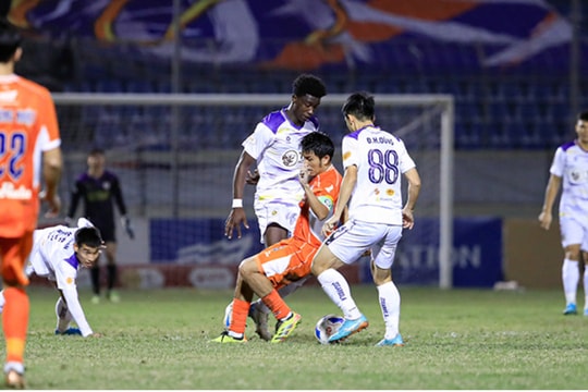 Thắng Đà Nẵng 2-0, Hà Nội FC leo lên vị trí thứ 4 V.League 2024/25