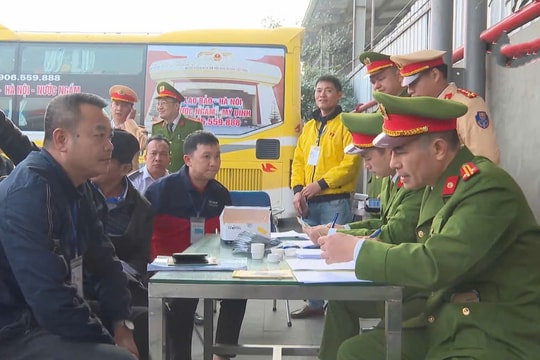 Công an TPHN khởi động chiến dịch kiểm tra nồng độ cồn, ma túy của các tài xế xe chở khách