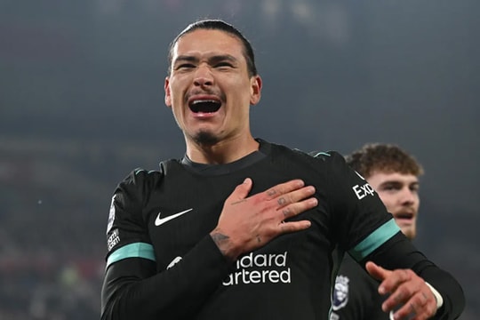 Đánh bại Brentford, Liverpool xây chắc ngôi đầu Ngoại hạng Anh 2024/25