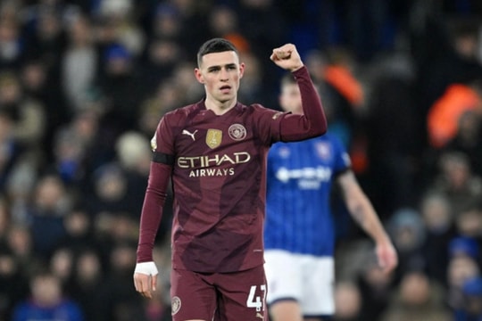 Thắng huỷ diệt Ipswich, Man City trở lại Top 4 Ngoại hạng Anh 2024/25