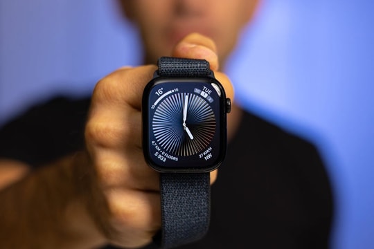 Apple Watch: Người hùng thầm lặng cứu sống cha của CEO Tim Cook