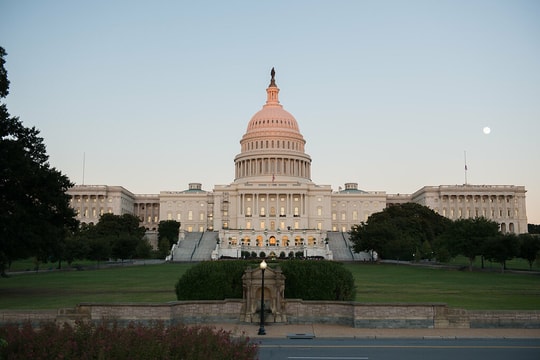 Ông Donald Trump ân xá 1.500 người liên quan đến vụ bạo loạn ngày 6/1