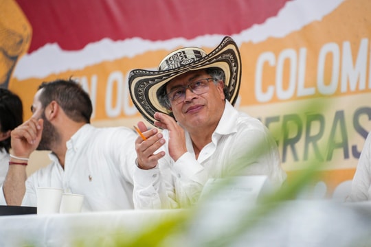 Các nhóm phiến quân Colombia đấu súng trong rừng rậm, 20 người thiệt mạng