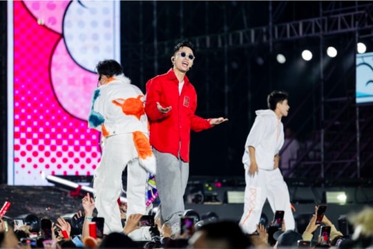 Trang bán vé 2 đêm diễn 'Anh trai vượt ngàn chông gai' bị sập do quá tải