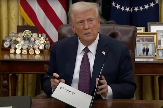 22 bang do Đảng Dân chủ lãnh đạo kiện sắc lệnh 'xóa quyền công dân' của ông Trump