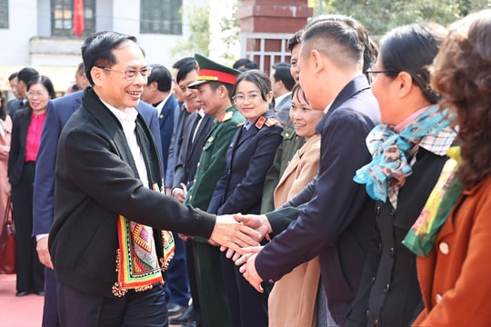 Phó Thủ tướng Bùi Thanh Sơn thăm, chúc Tết và dự lễ đóng điện trạm biến áp tại Điện Biên