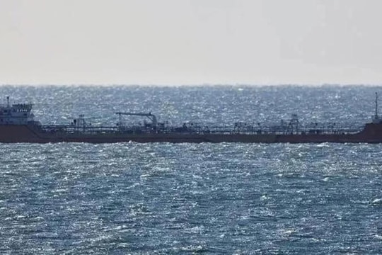 Dầu Nga mất chỗ đứng tại Ấn Độ do ngân hàng từ chối thanh toán