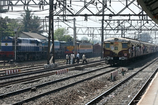 Tin đồn về hỏa hoạn dẫn đến vụ tai nạn tàu hỏa thương tâm ở Ấn Độ