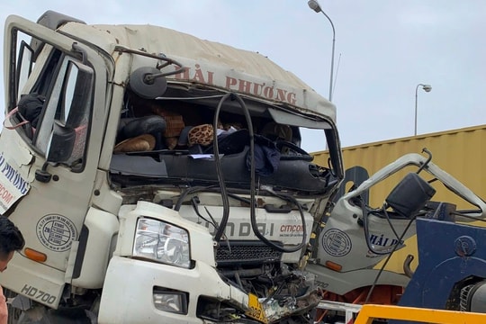 Hải Dương: Tai nạn liên hoàn trên quốc lộ 5 khiến 1 tài xế tử vong