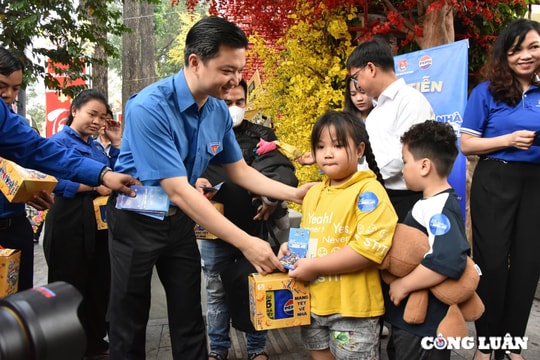 Thêm hơn 5.000 sinh viên, người lao động TP HCM được hỗ trợ về quê đón Tết