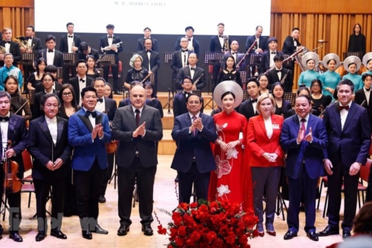 Chương trình nghệ thuật đặc biệt kỷ niệm 75 năm quan hệ ngoại giao Việt Nam - Nga