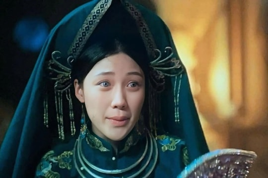 Yêu cầu cắt bỏ hình ảnh em gái Trấn Thành mặc trang phục đạo Mẫu